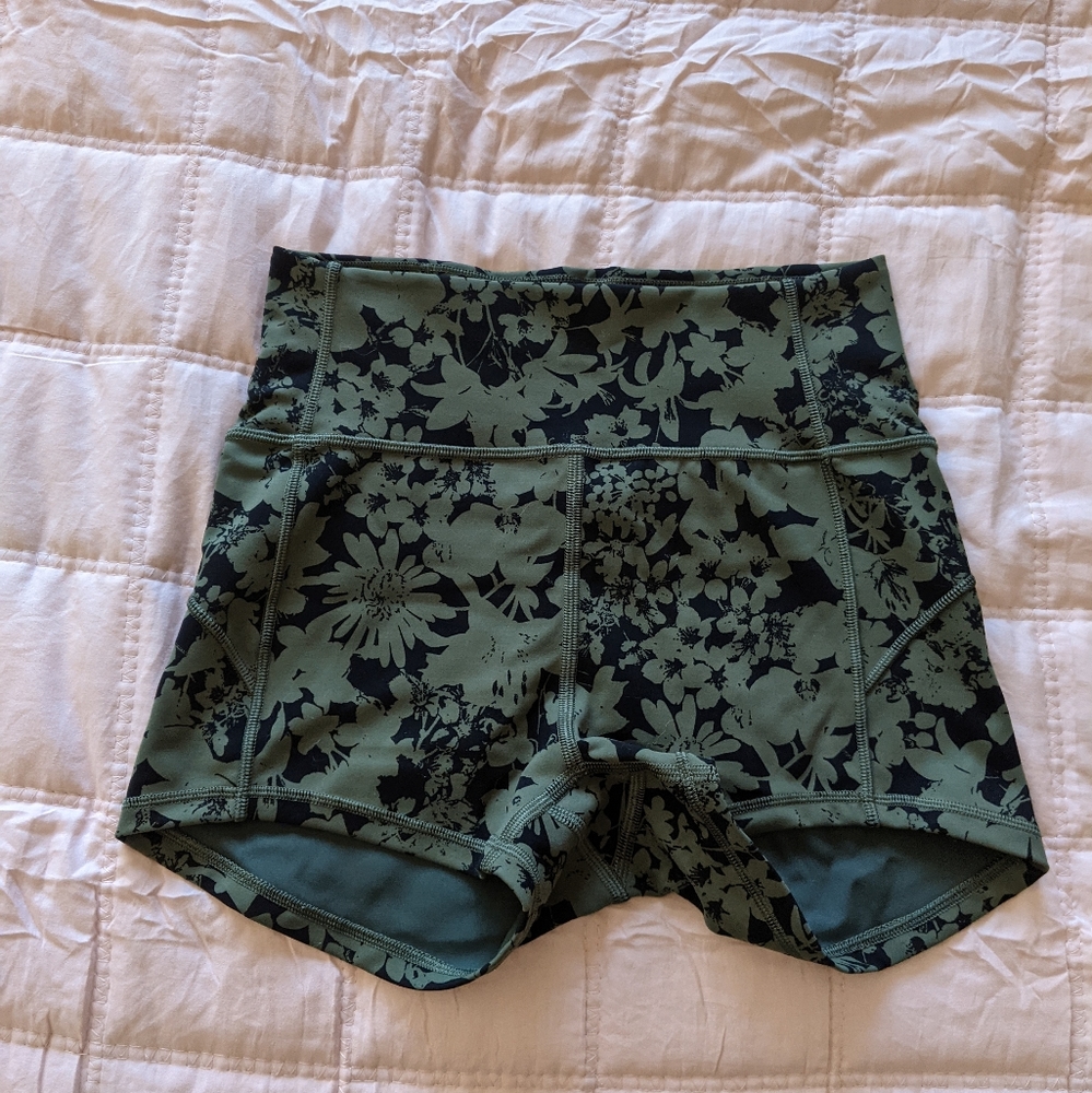 Lululemon In Movement Shorts green & black floral